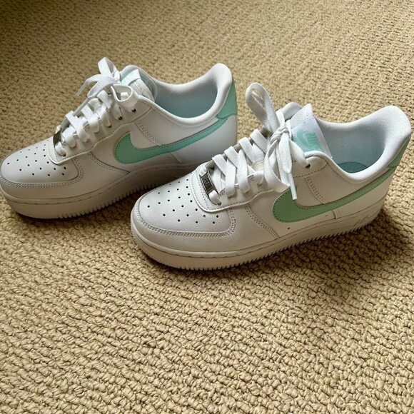 Turquoise Airforce One Women's Size 6, Never worn - Picture 4 of 4